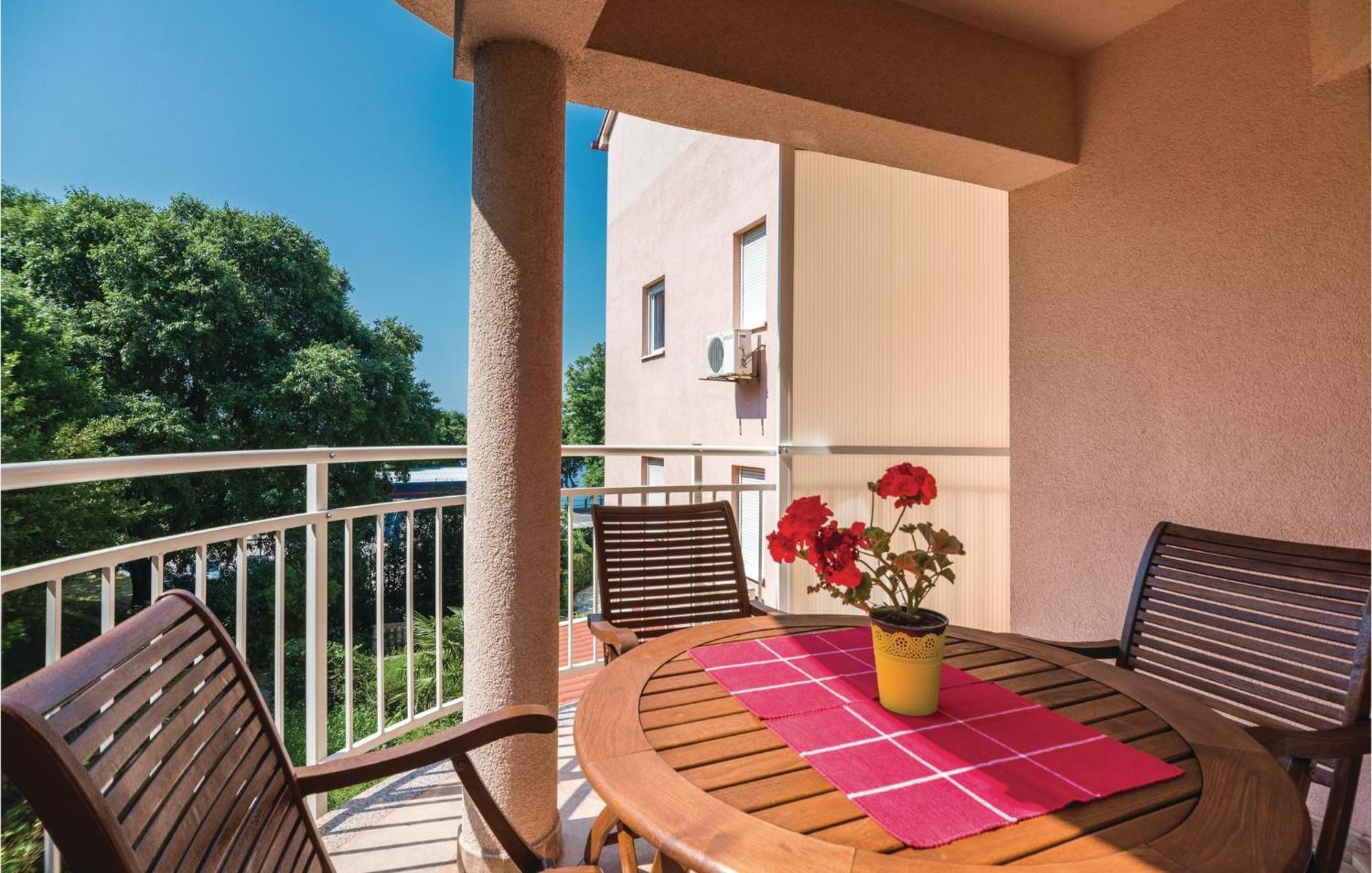 Cozy Apartment In Rijeka With Kitchen Eksteriør bilde